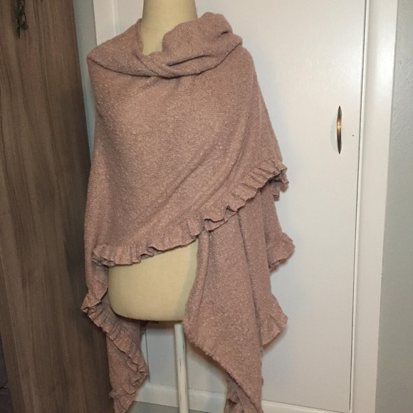 Ruffled Rose Blush Shawl - Picture 1 of 7